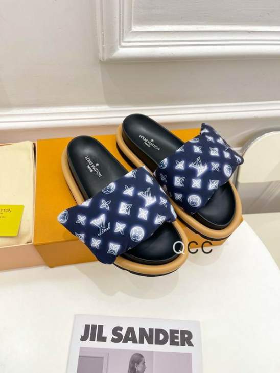 Picture of Louis Vuitton Slippers _SKULVcoloursz38-45ZX0116375